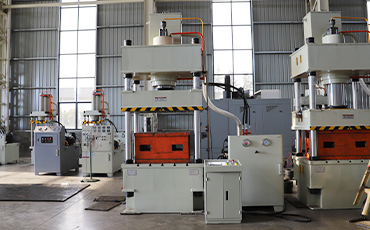 四柱液壓機(jī)（結(jié)構(gòu)、范圍、特點(diǎn)）詳解