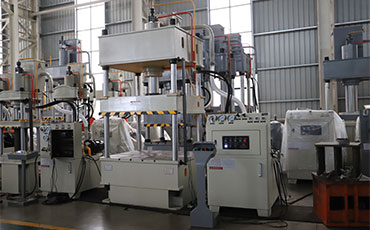 四柱液壓機(jī)廠家哪家好？