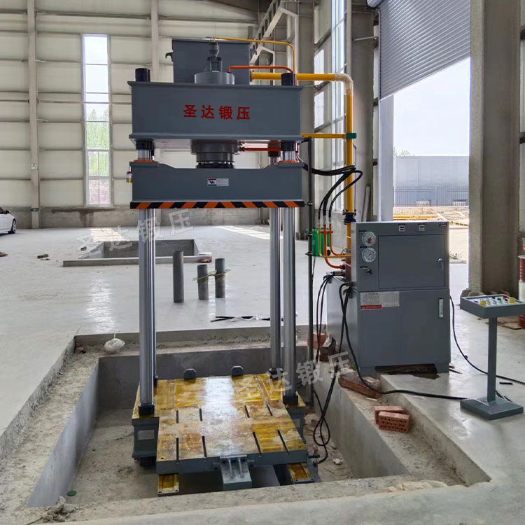 200噸三梁四柱液壓機(jī)帶移動(dòng)工作臺(tái) 200噸三梁四柱液壓機(jī)帶移動(dòng)工作臺(tái)